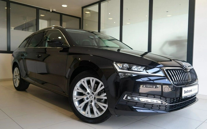 Skoda Superb cena 174790 przebieg: 5, rok produkcji 2024 z Sędziszów małe 781
